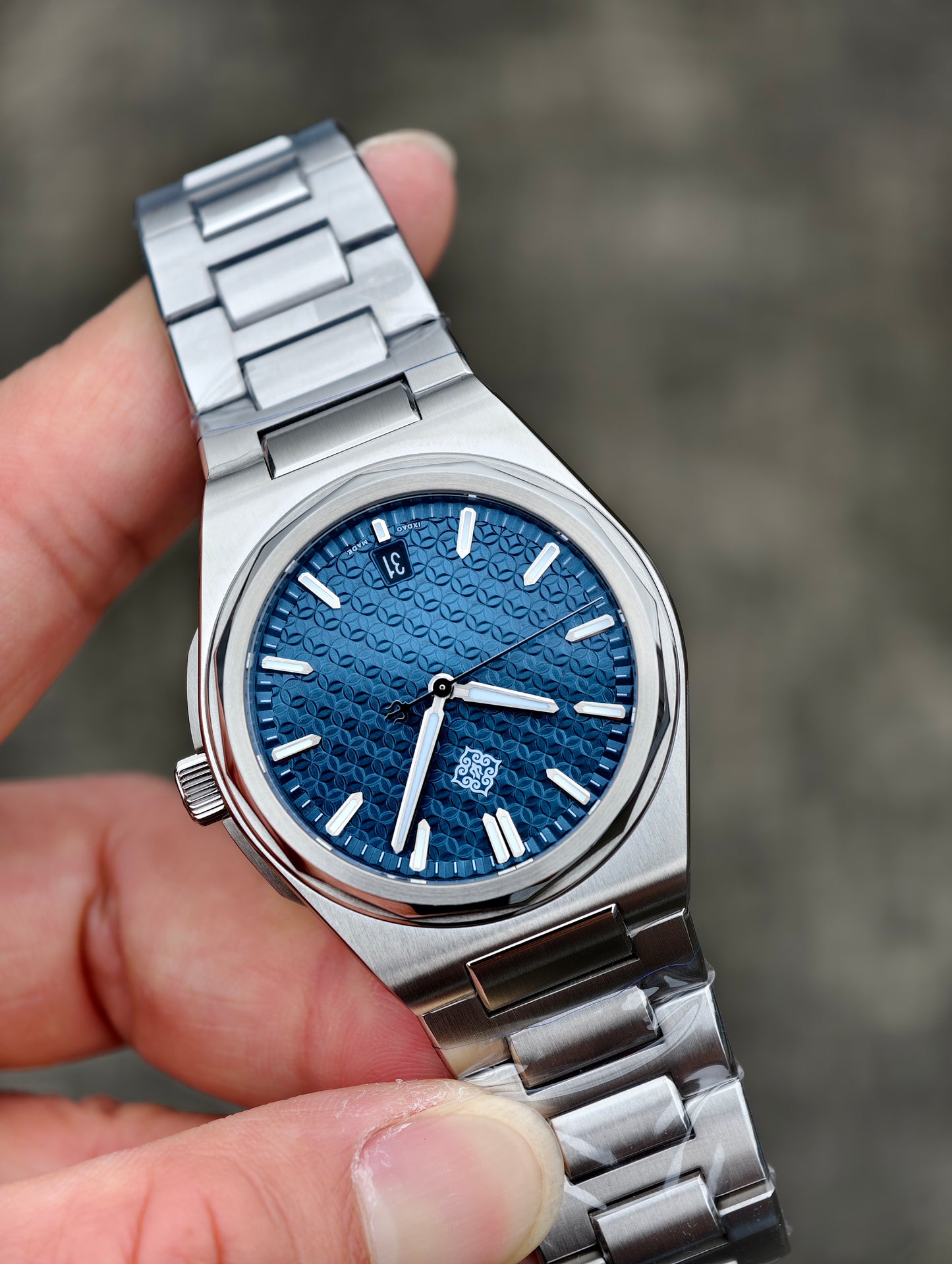 (In stock)IXDAO X13S - Warrior Black Armor Series Men's 316L Stainless Steel Automatic Mechanical Watch with Sapphire Crystal Luminous MIYOTA 9015 10ATM Waterproof BGW9